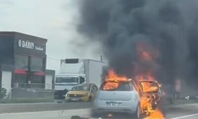 Bursa’da seyir halindeki otomobil alev aldı