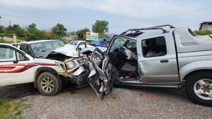 Kafa kafaya çarpıştılar!