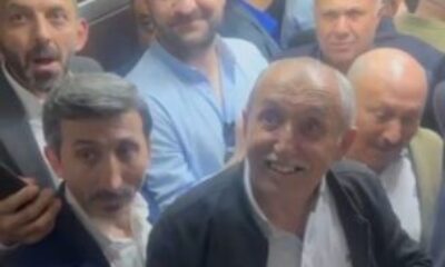 6 kişilik asansöre 10 kişi bindiler: Mahsur kaldılar