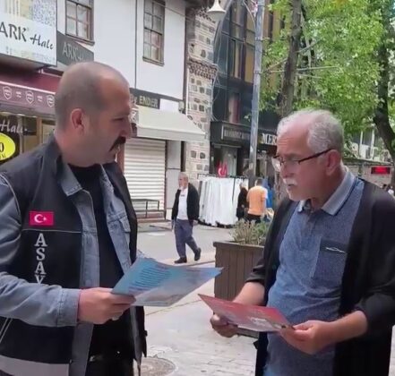 Bursa polisi vatandaşları bilgilendirdi