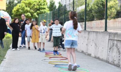 Osmangazi Yetenek Evi öğrencileri hem eserlerini sergiledi hem de eğlendi