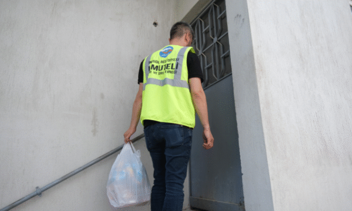 İnegöl Belediyesi’nden 365 gün sıcak yardım