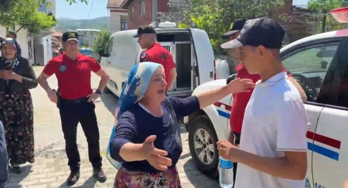 5 gün sonra oğluna kavuştu, o anlar kameraya yansıdı