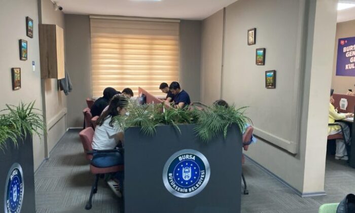 Bursa’da gençlik merkezleri, sınav döneminde 24 saat açık
