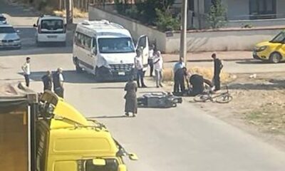 Bursa’da servis minibüsüyle çarpışan motosikletli yaralandı