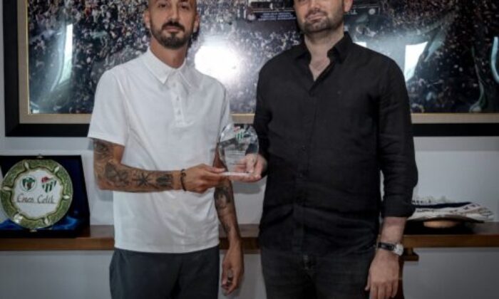 Bursaspor’da Ahmet İlhan Özek ile yollar ayrıldı