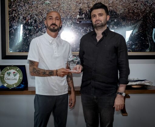 Bursaspor’da Ahmet İlhan Özek ile yollar ayrıldı