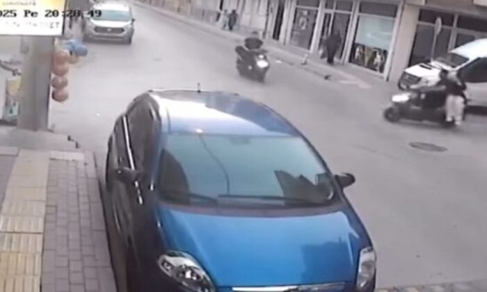 İki motosiklet çarpıştı