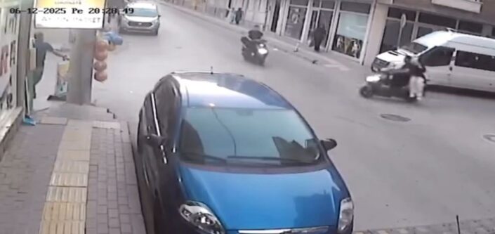 İki motosiklet çarpıştı