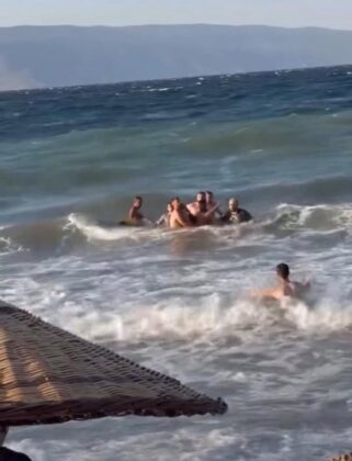 Boğulmak üzere olan gencin imdadına vatandaşlar yetişti