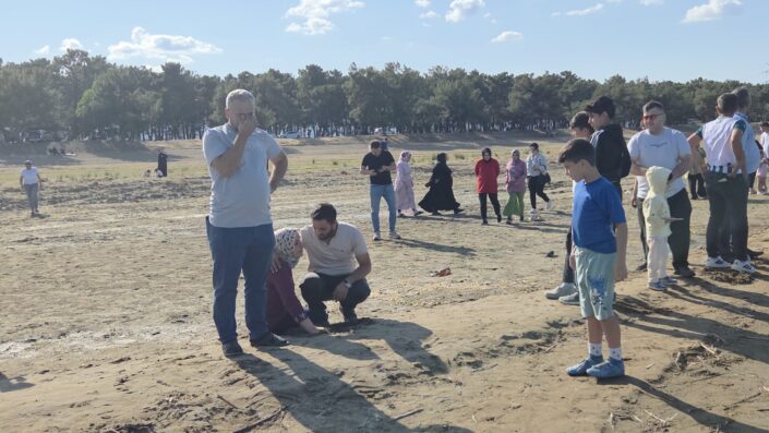Serinlemek için göle giren iki kuzenin cansız bedenlerine ulaşıldı