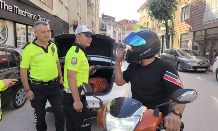 10 kez kask cezası yedi!