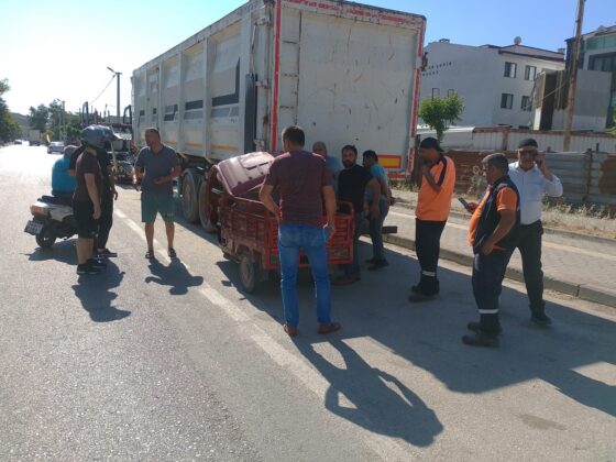 Elektrikli motosiklet tır dorsesine çarptı