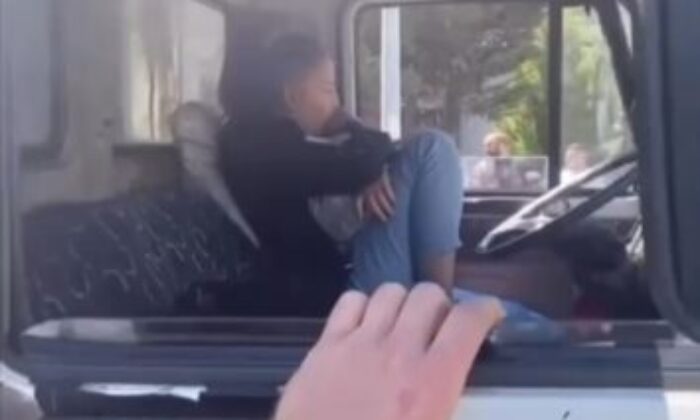 Çaldığı kamyonla kaza yaptı