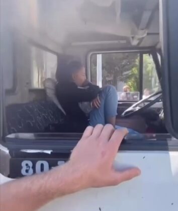 Çaldığı kamyonla kaza yaptı