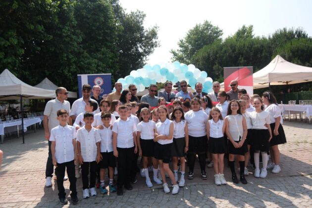 Küçük yazarlar işbaşında