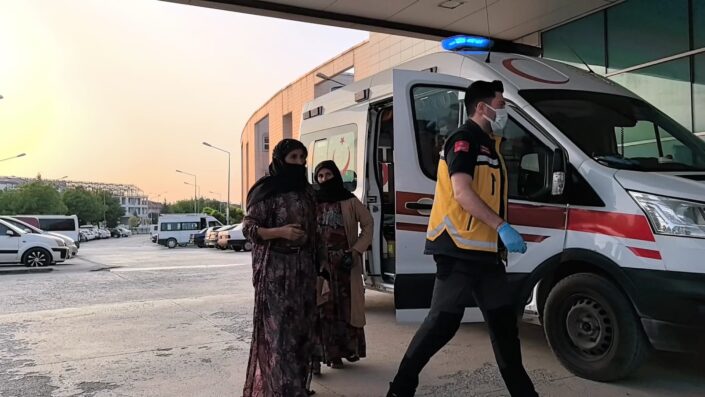 Pilav yiyen 40 kişi hastanelik oldu