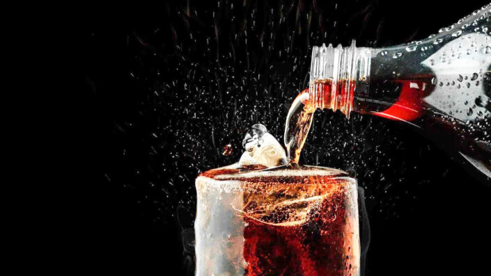 Sıcak havalarda gazlı içecek tüketmek susuzluğu artırıyor