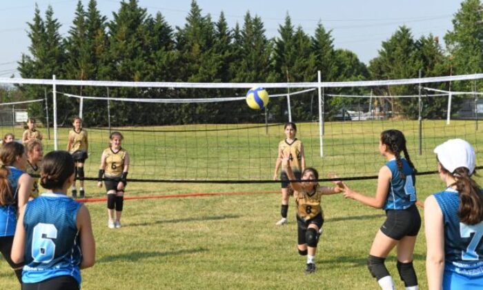 Osmangazi’de Türkiye’nin ilk ‘Mini Voleybol Şenliği’ düzenlendi