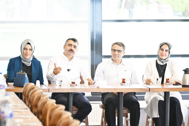 Başkan Yılmaz üreten kadınları ağırladı