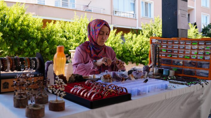 Gürsu’nun maharetli elleri tezgahlarını açtı