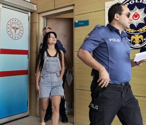 Bursa’da genç kızlar arasında bıçaklı kavga!