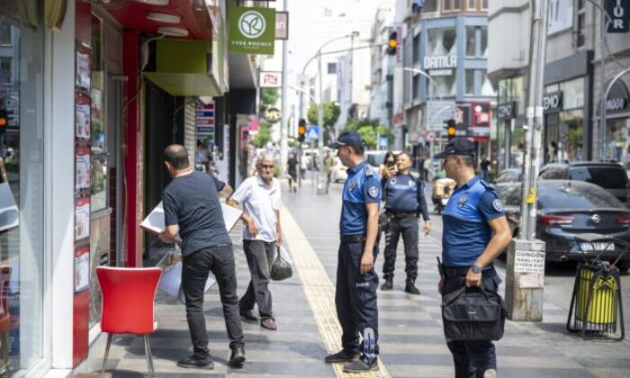 Mersin’de kaldırım ve yol işgaline karşı denetim
