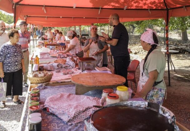 Yarışlar Kenti Magnesia’da Tarihi Köy Pazarı