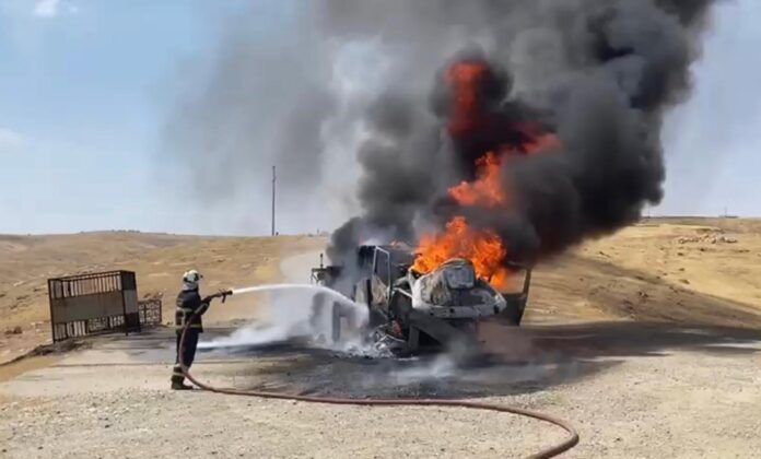 Petrol sahasındaki vinç küle döndü