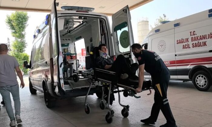 Bursa’da hafif ticari araç kamyonetle çarpıştı