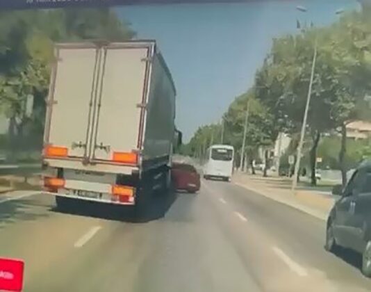 Kör noktada kalan araç sürüklendi