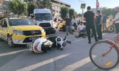 Taksi ile çarpışan motosikletli sürücü yaralandı