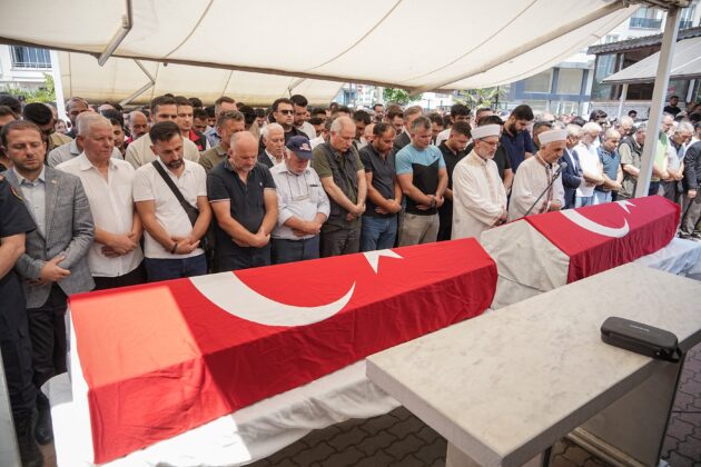 Yangın şehitlerine veda…