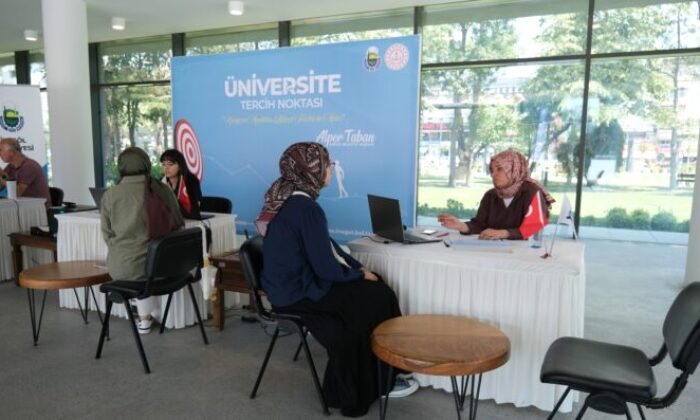 İnegöl’de gençlere üniversite tercih desteği başladı