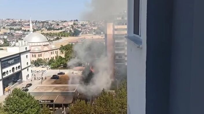 Bursa’da şehir merkezindeki yangın korkuttu