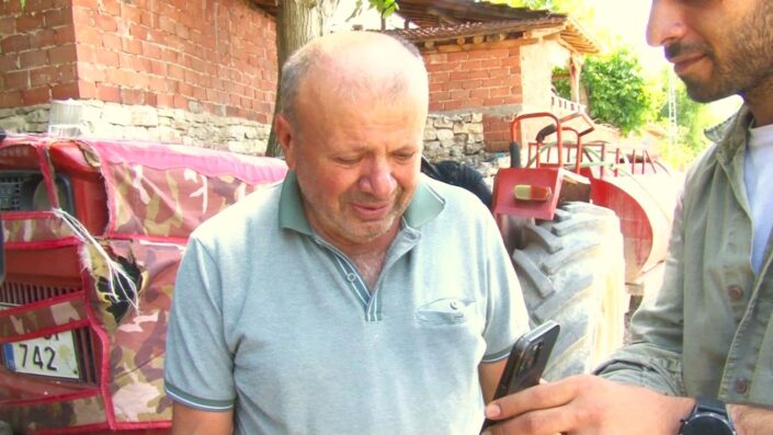 Patlak lastiği ile yardıma koşan çiftçi o anları anlattı