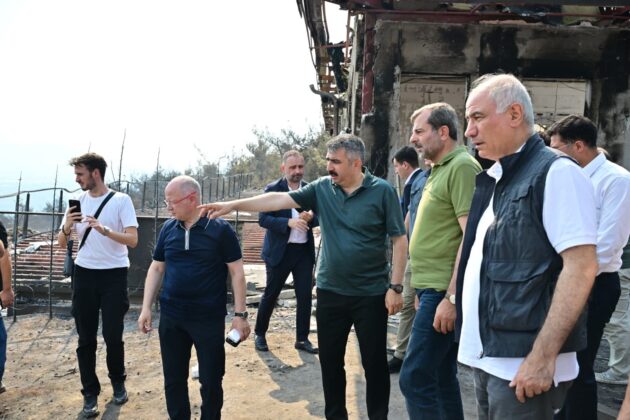 Yangına ‘yıldırım’ müdahale