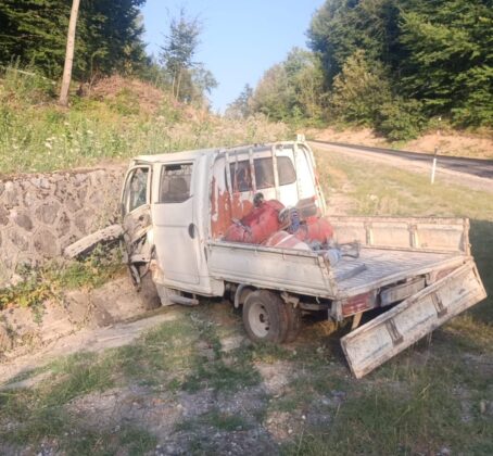 Kamyon ile kamyonet çarpıştı