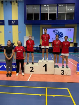 Osmangazili badmintonculardan gururlandıran başarı