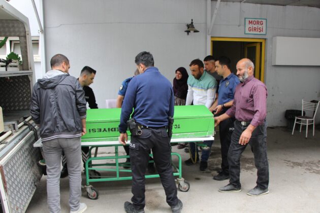 Cezaevinden çıkan adam eşini vurup intihar etti