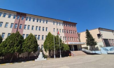 BURSA’NIN KALBİNDE, GELECEĞİN LİDERLERİNİ YETİŞTİREN OKUL: AHMET ERDEM ANADOLU LİSESİ