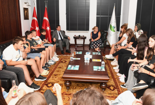 Başkan Aydın, Bosnalı öğrencileri ağırladı