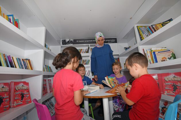 ‘Gezici Kütüphane’ 1 yılda 60 mahalleyi gezdi