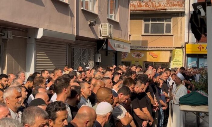 Kazada hayatını kaybeden iki kardeşe veda