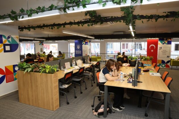 Gemlik Gençlik Merkezi hizmete açıldı