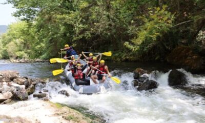 Bursa’da gençlerin rafting heyecanı