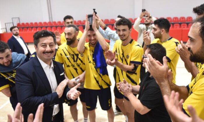 Yenişehir Belediyesi’nin amatör kulüplere desteği sürüyor