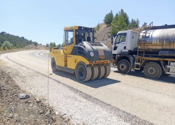 Dağ ilçelerinin yolları yenileniyor