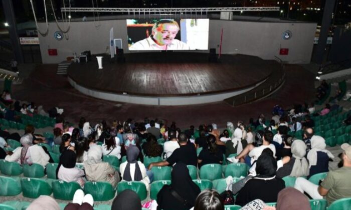 Kestel’de açık havada sinema keyfi