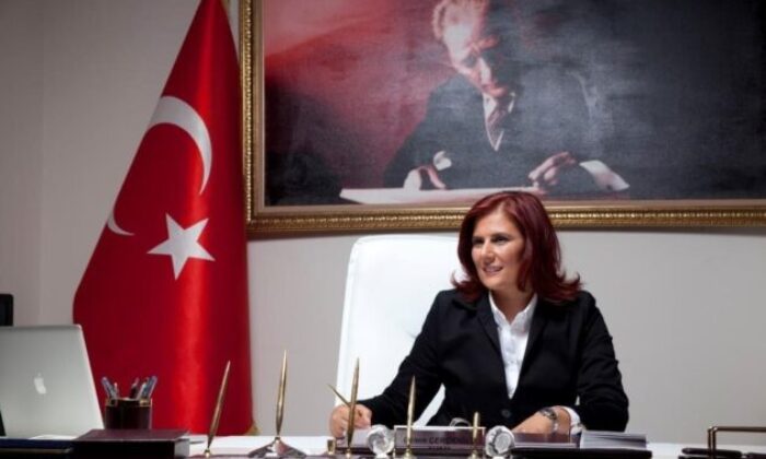 Özlem Çerçioğlu, Özgür Özel hakkında suç duyurusunda bulundu